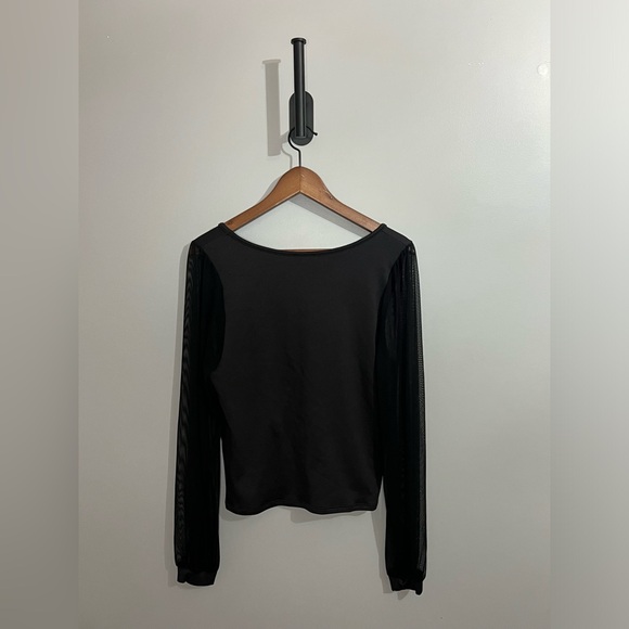 Arula sheer, mesh sleeve top - Picture 4 of 4